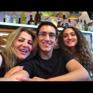 Meet your Posher, Ghada